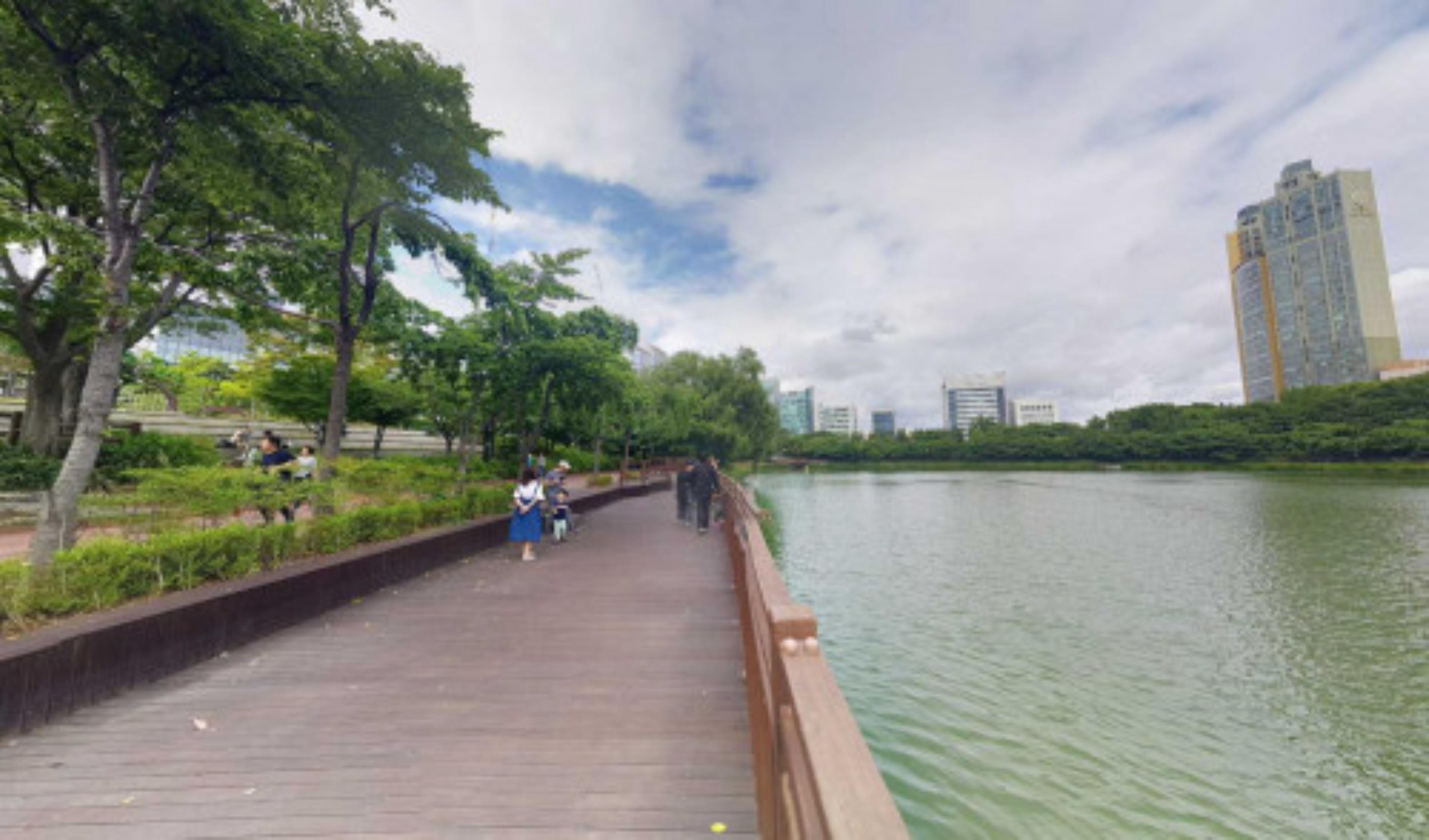 Songpa Naru Park (Seokchon Lake Park) virtual tour preview